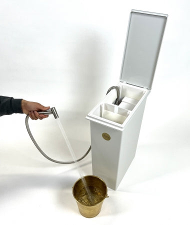Freestanding portable bidet